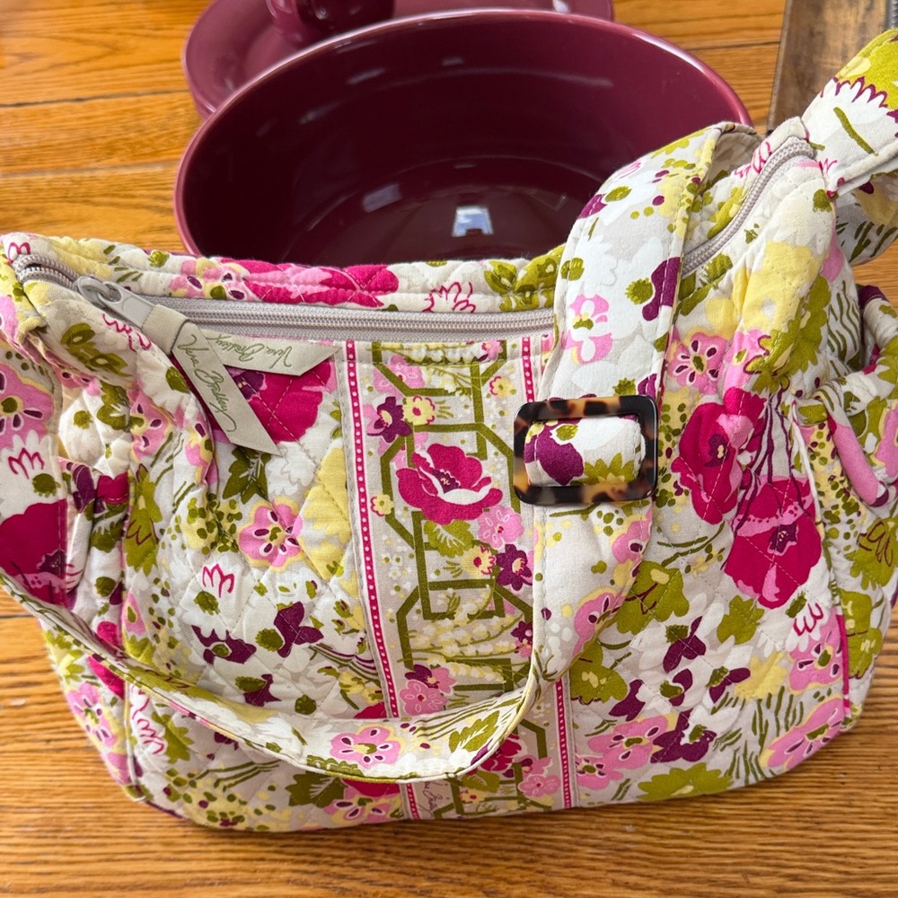 Vera Bradley On the Go style bag in RETIRED Make Me Blush print. Good condition
